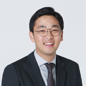 Bell (Jongwoong) Kim (Founder and CEO of i-ESG)